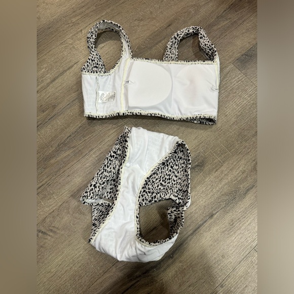 NWOT Pink Lily High-Waisted Bikini Set - Picture 4 of 5